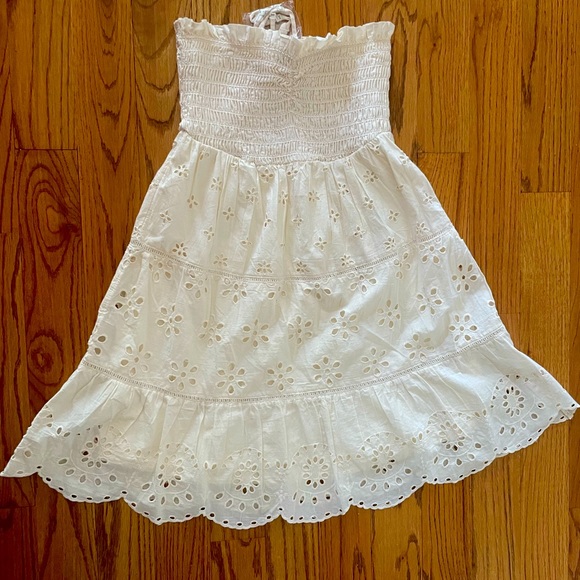 American Eagle Outfitters Dresses & Skirts - White eyelet sundress. Knee Length. Is strapless, but comes with straps